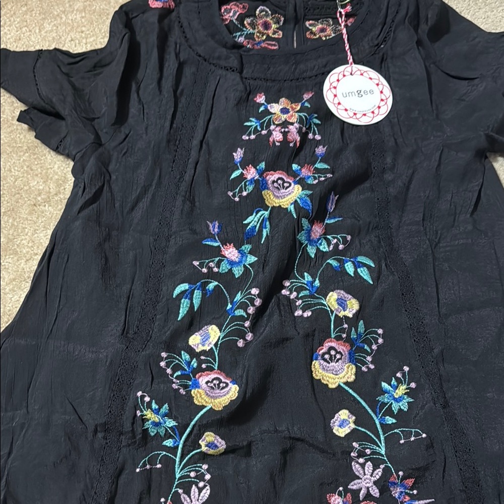 Black Floral Embroidered Short Sleeve Top